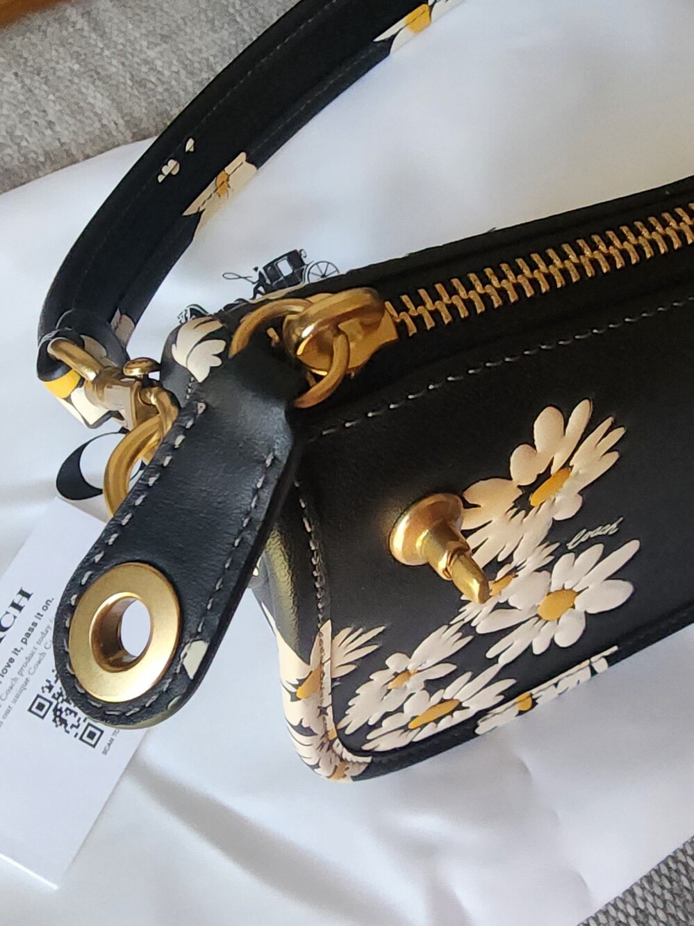 Coach Swinger 20 Bag Floral Print (Black) - Picture 7 of 12